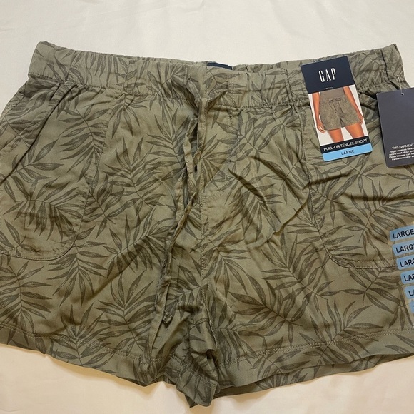 NWT Gap size large green pull on tencel shorts - Picture 2 of 13